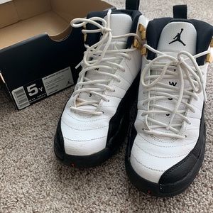 Air Jordan 12 retro TAXI white and black size 5Y  women size 6.5 WITH BOX